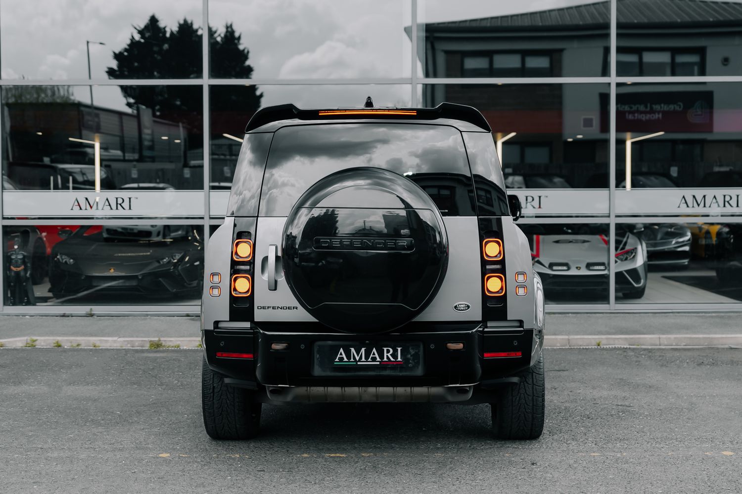 Land Rover Defender 130 X P400