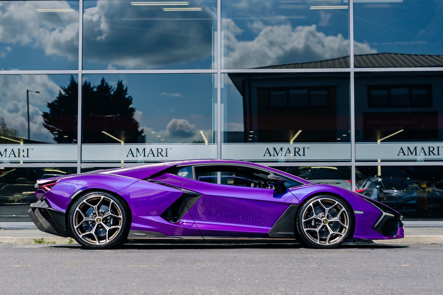 Lamborghini Revuelto