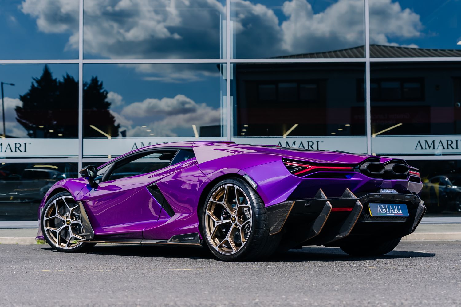 Lamborghini Revuelto