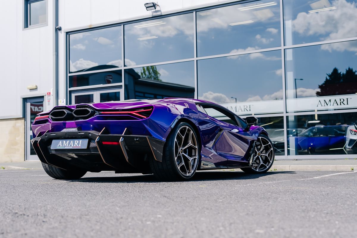 Lamborghini Revuelto