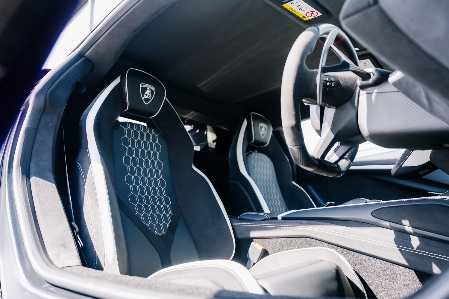 Lamborghini Revuelto