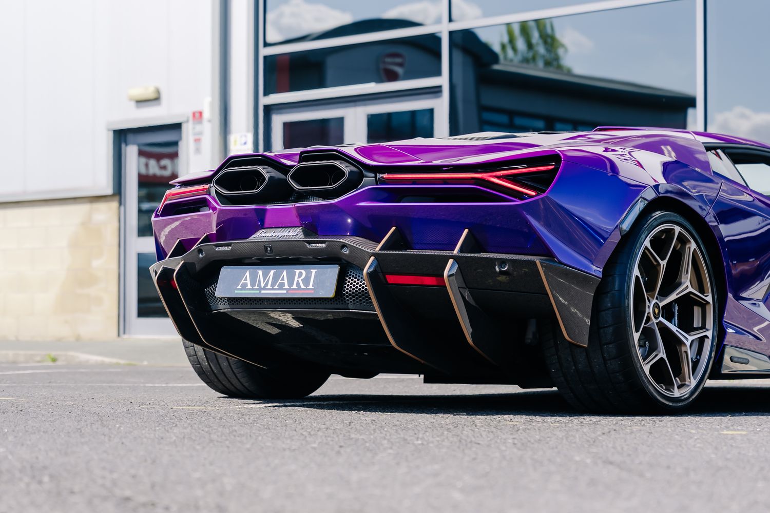 Lamborghini Revuelto