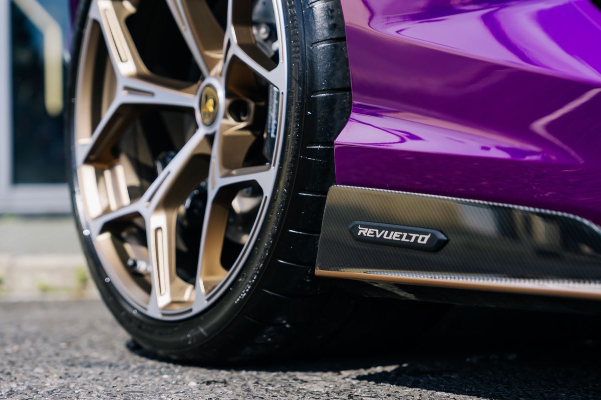 Lamborghini Revuelto