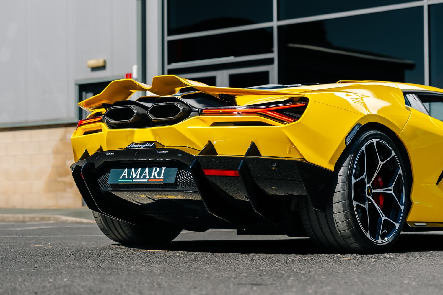 Lamborghini Revuelto