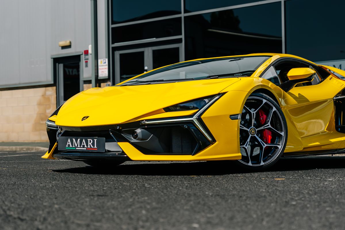 Lamborghini Revuelto