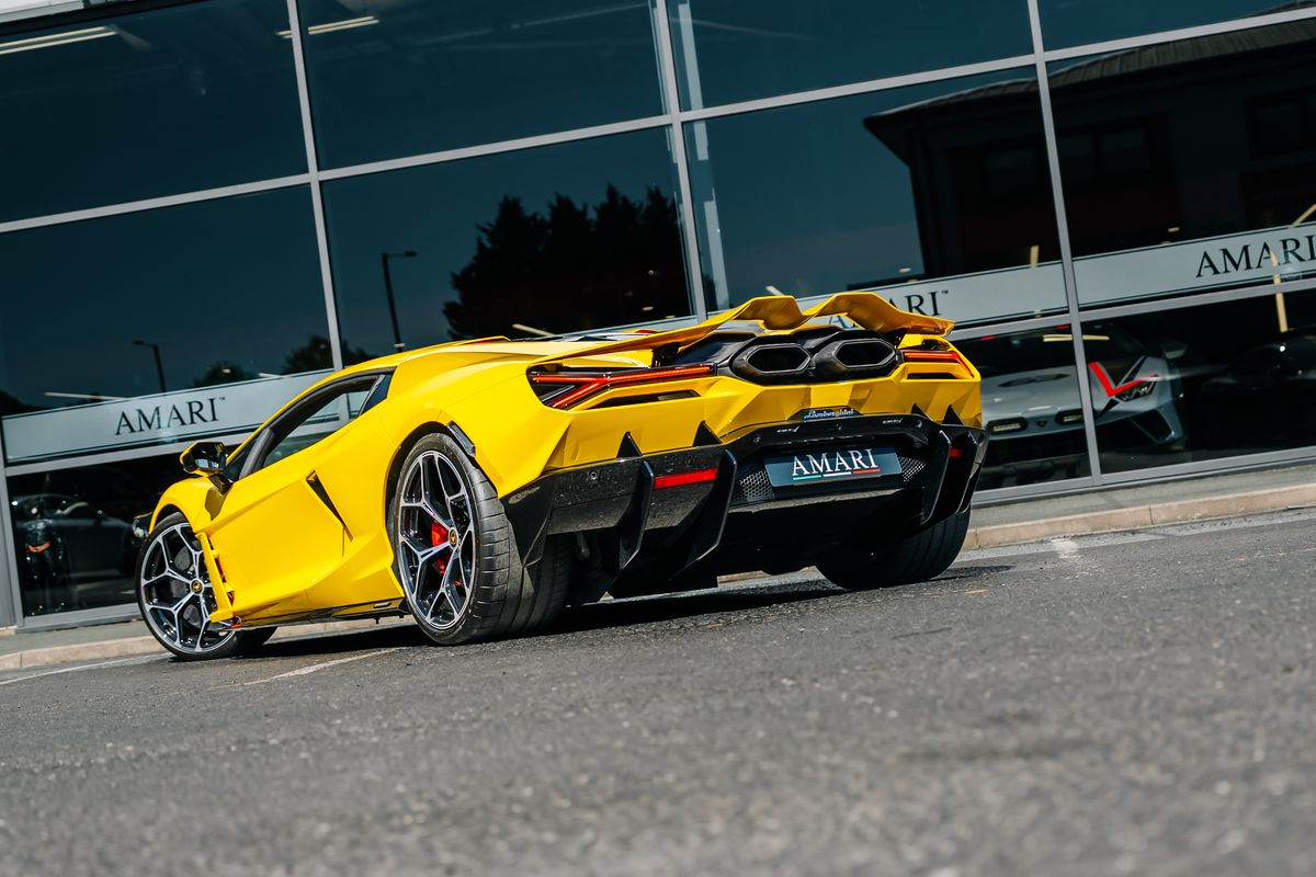 Lamborghini Revuelto