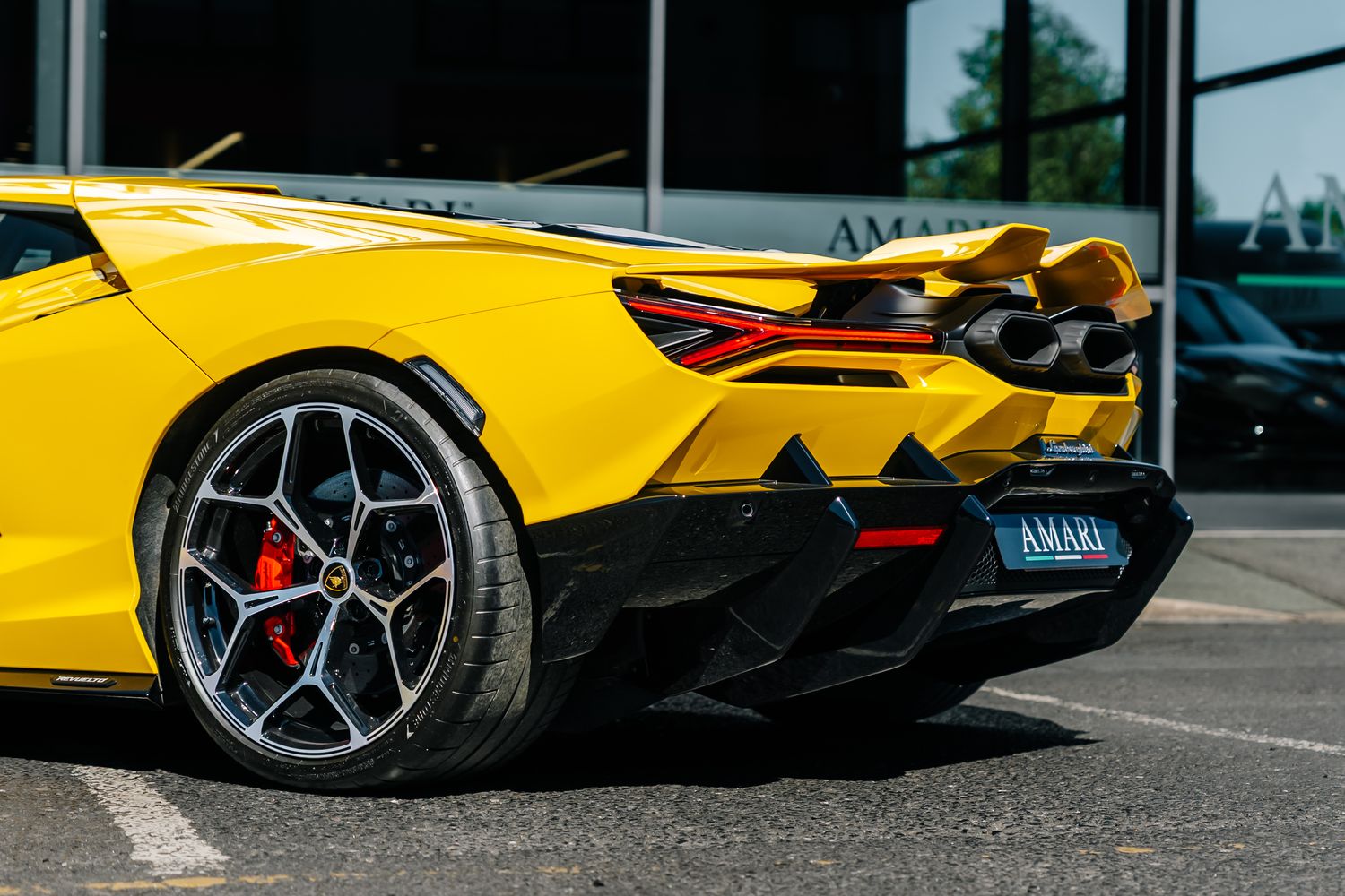 Lamborghini Revuelto