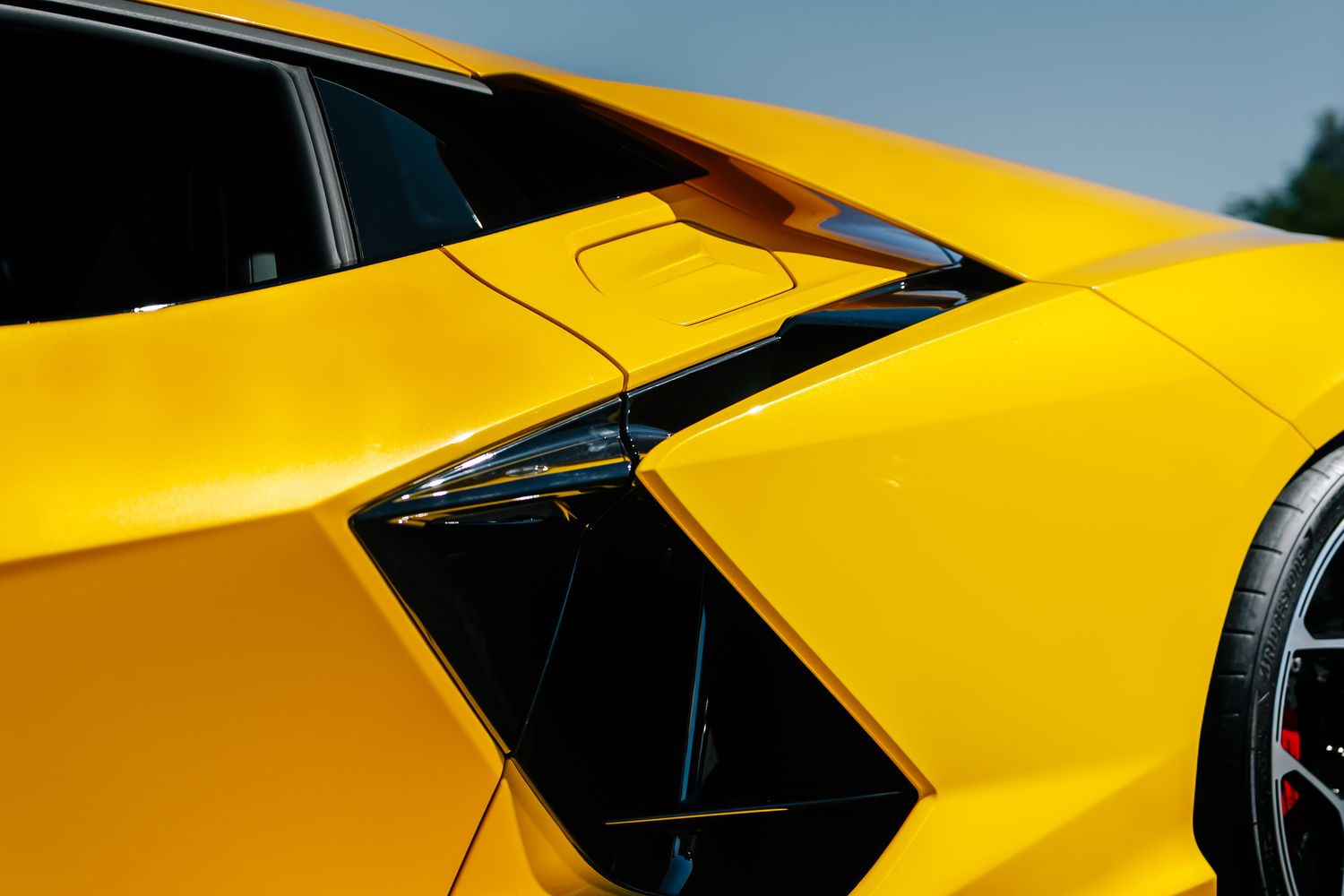Lamborghini Revuelto