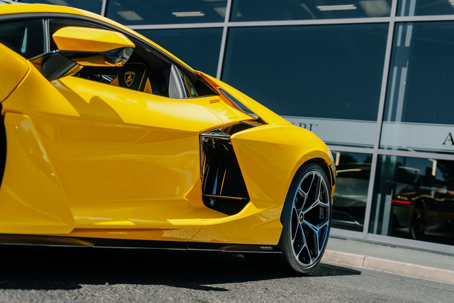 Lamborghini Revuelto