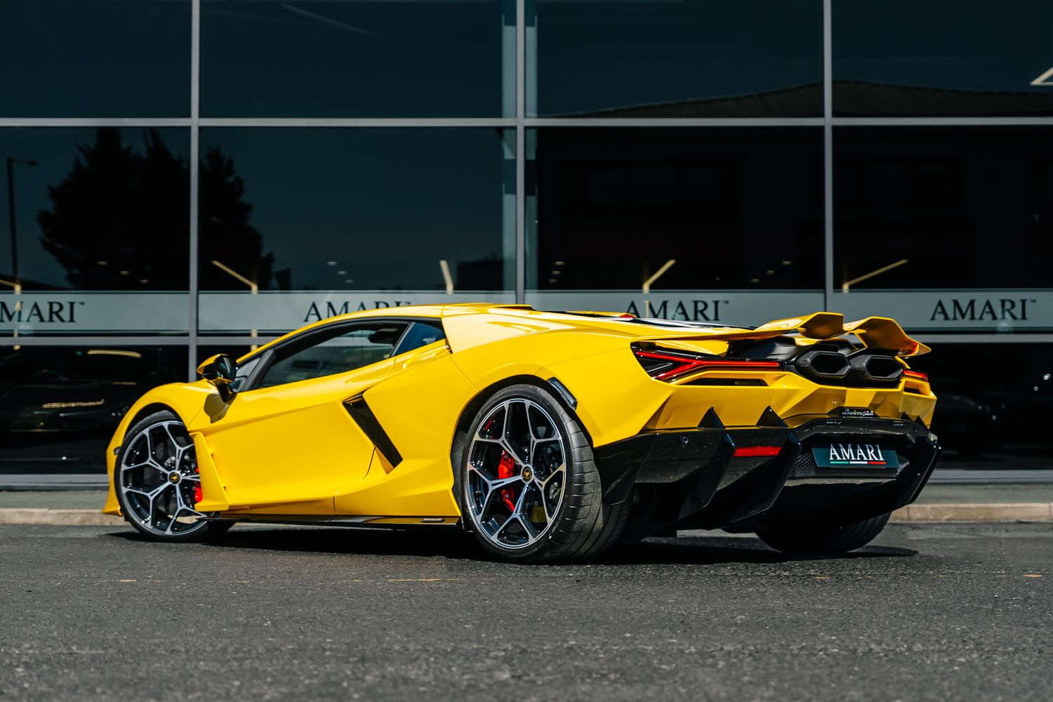 Lamborghini Revuelto