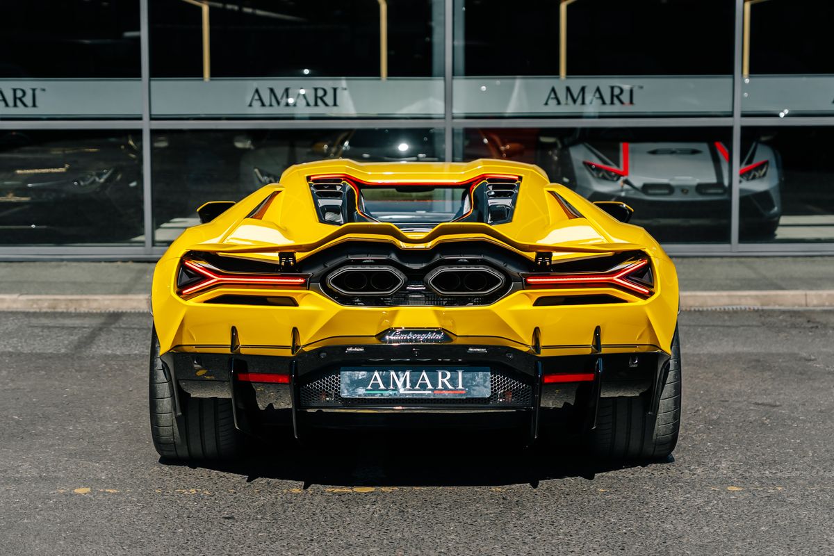 Lamborghini Revuelto