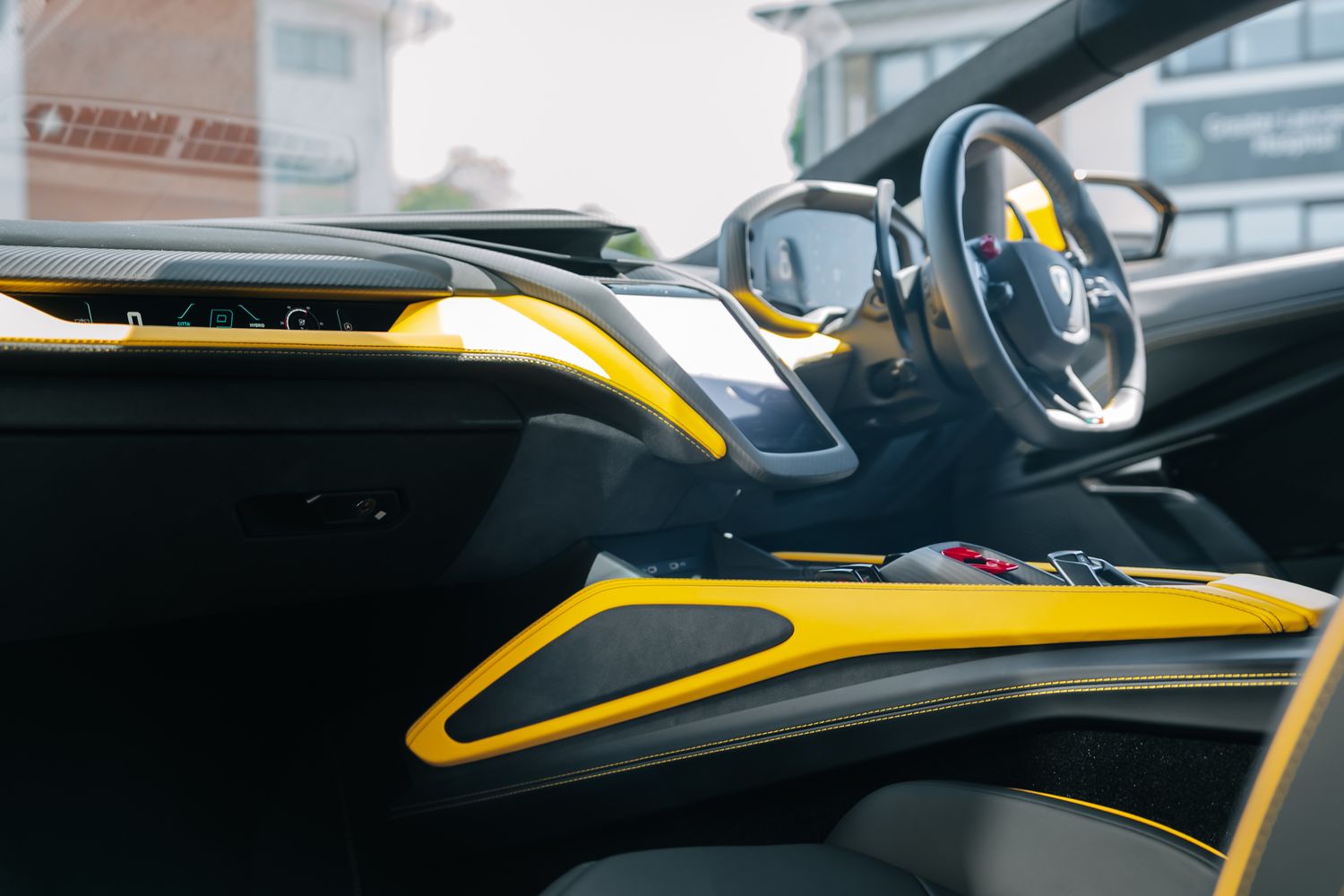 Lamborghini Revuelto