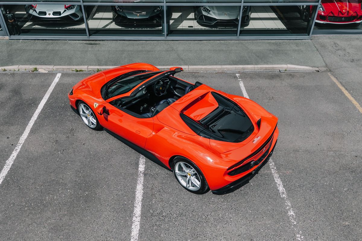 FERRARI 296 GTS