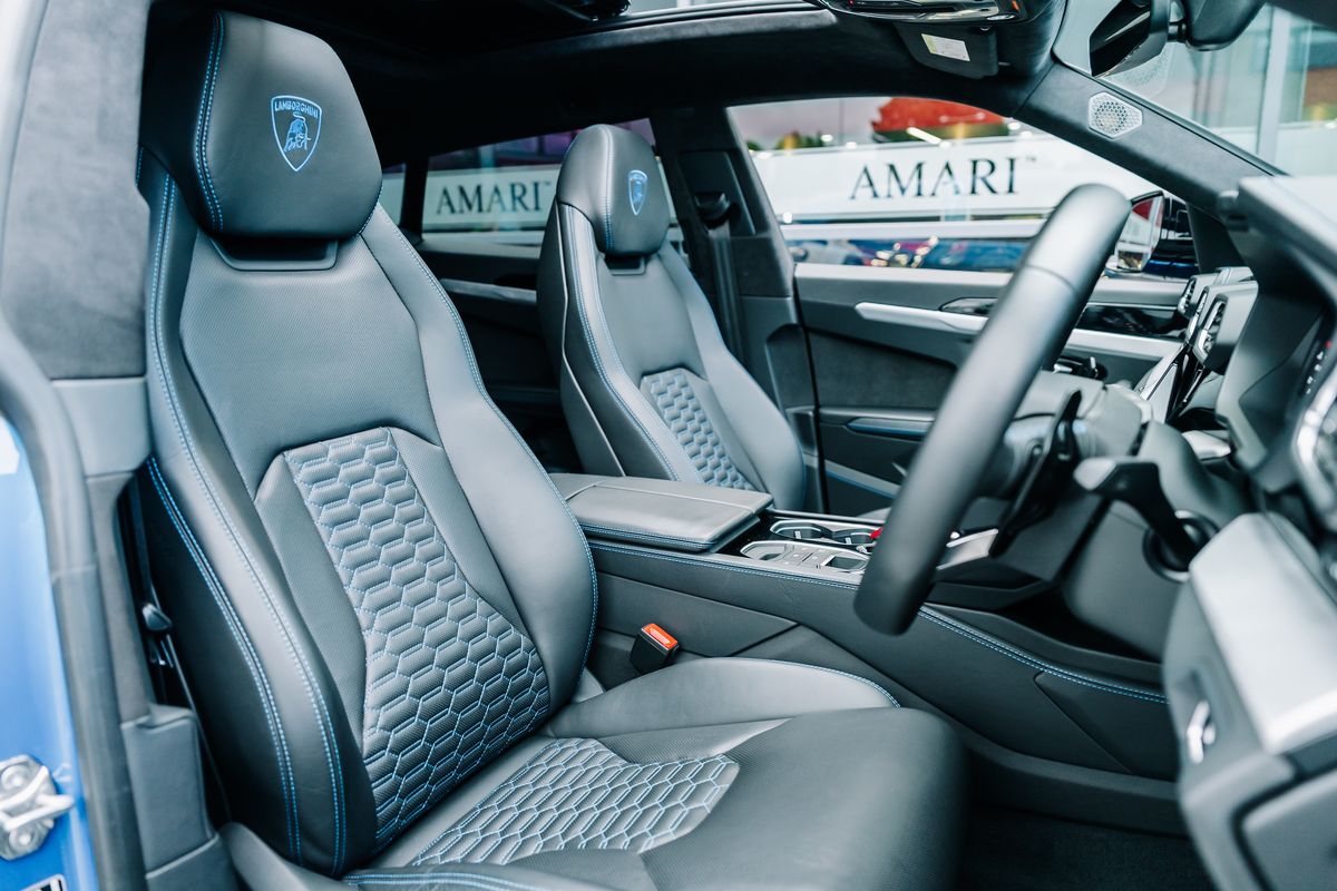 Lamborghini Urus V8