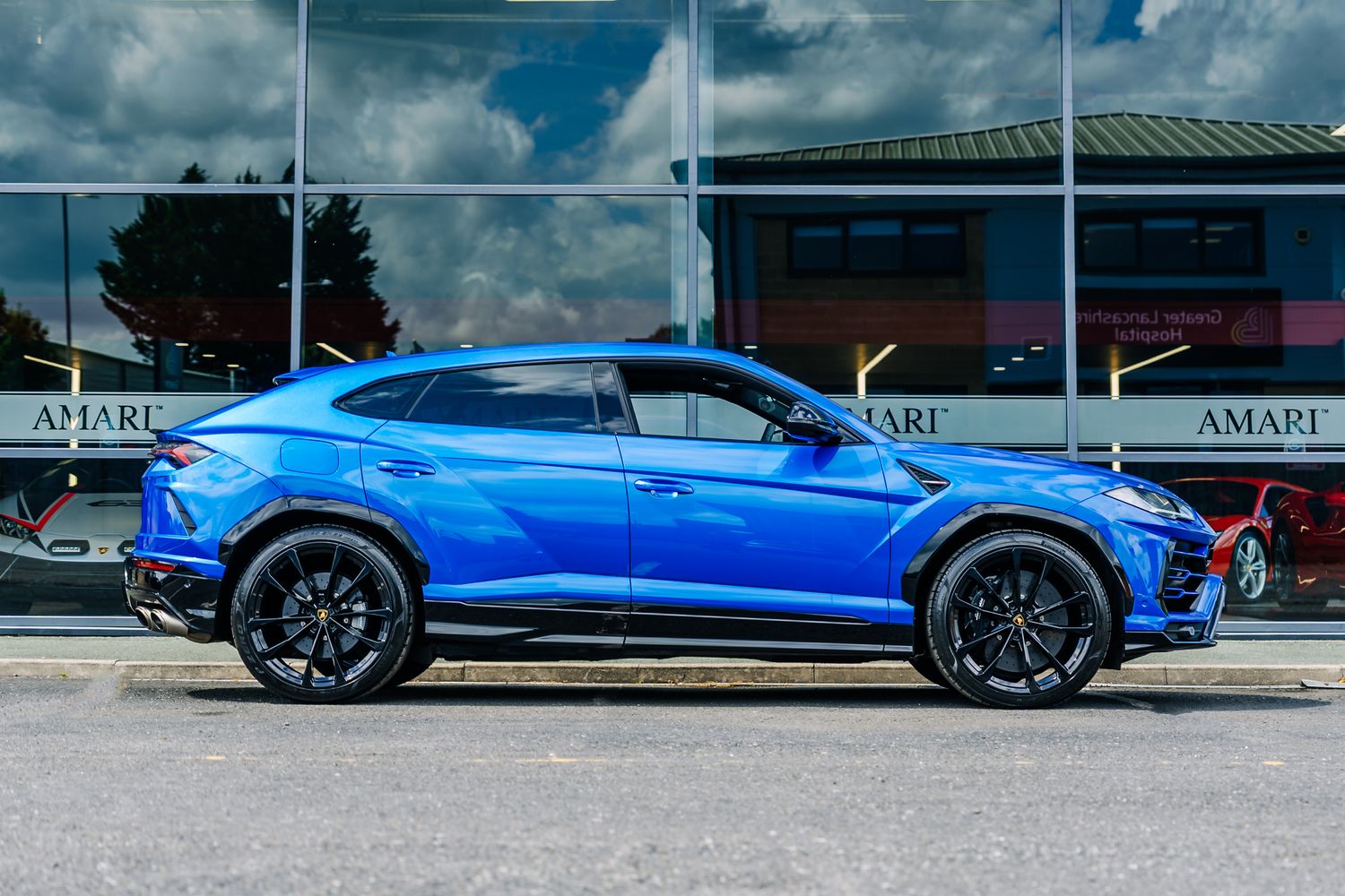 Lamborghini Urus V8
