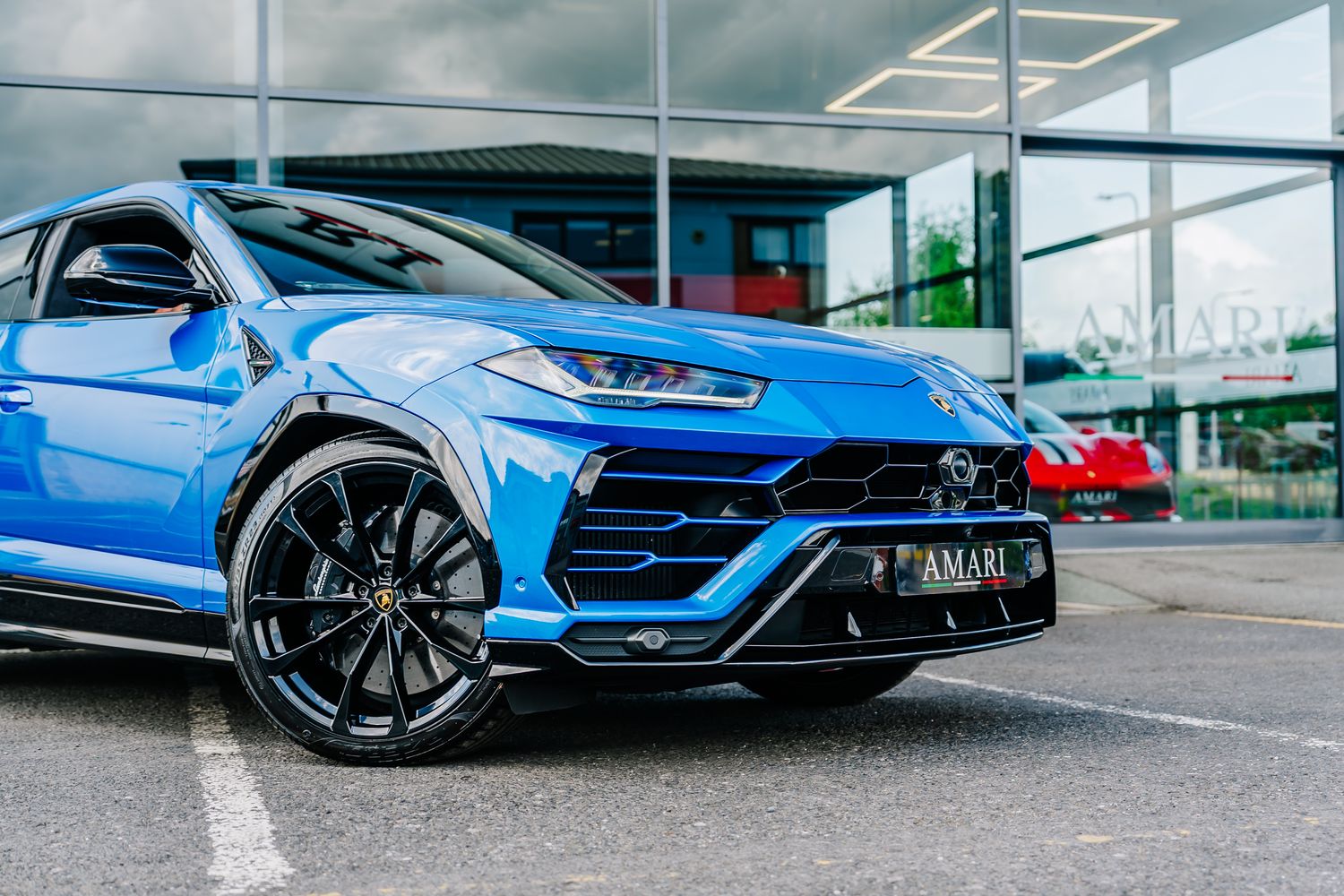 Lamborghini Urus V8