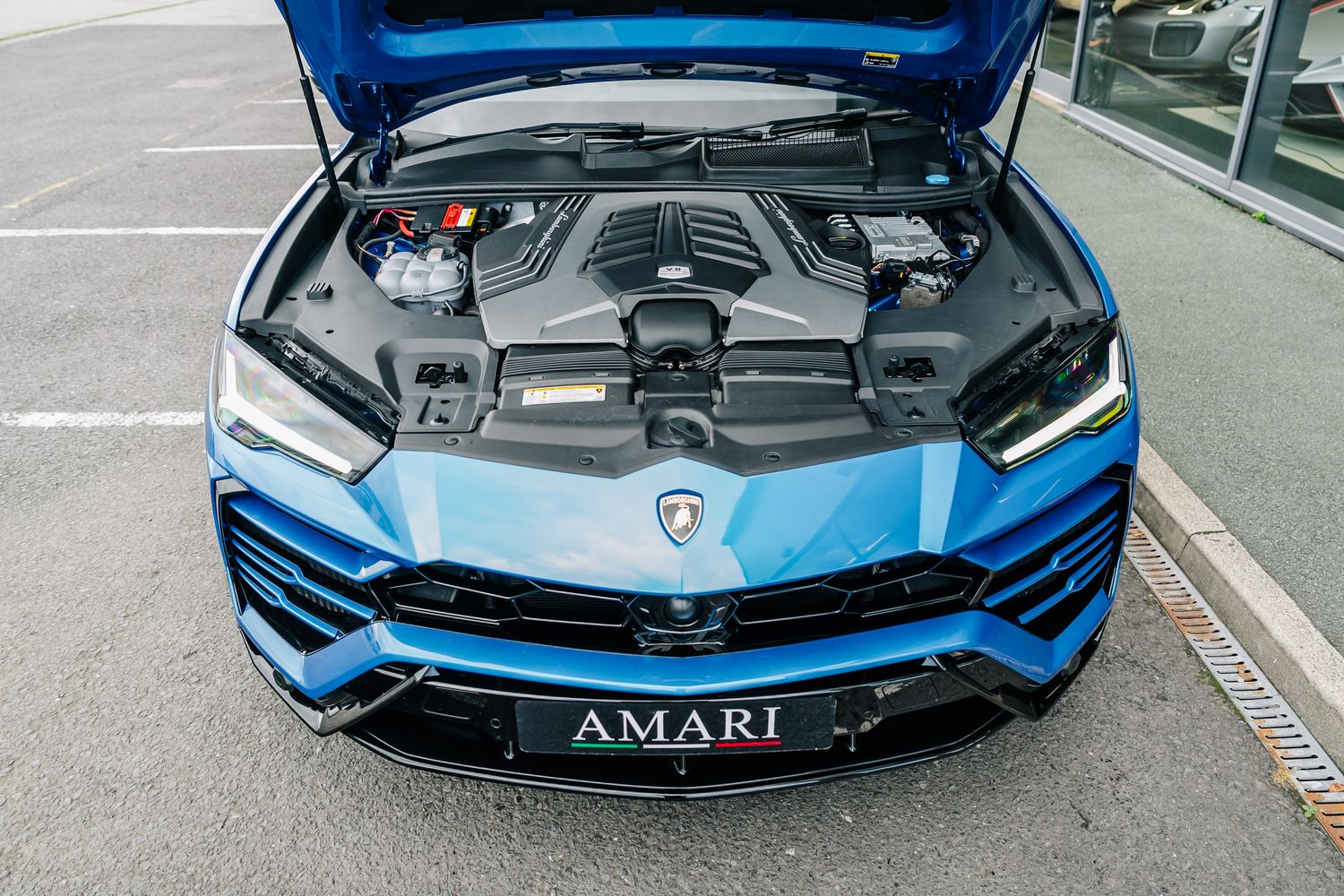 Lamborghini Urus V8