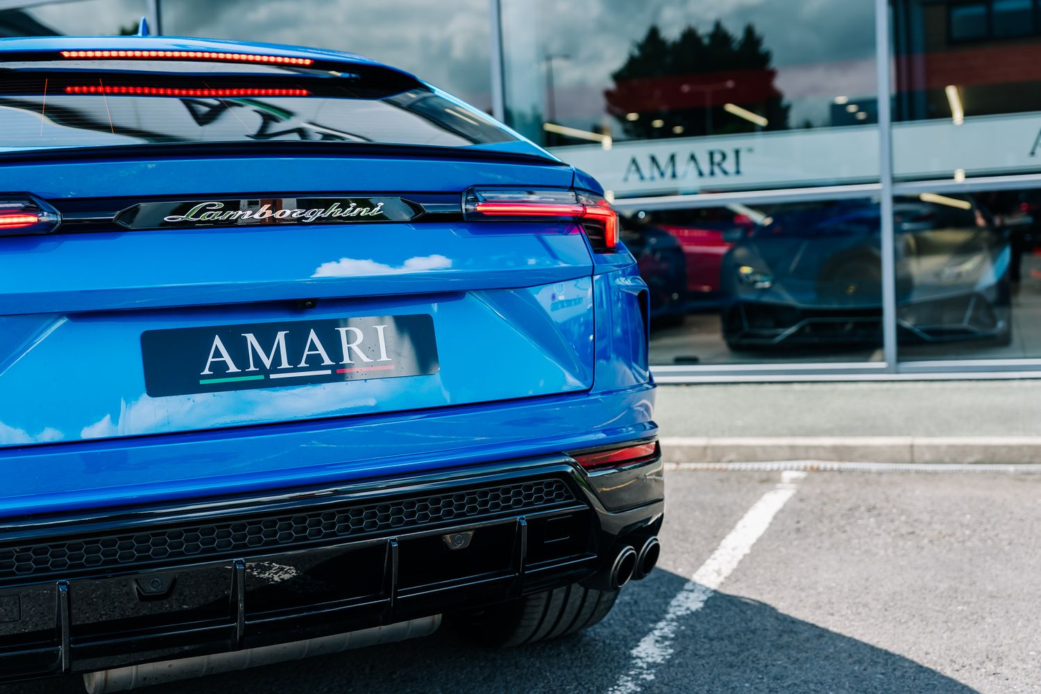 Lamborghini Urus V8