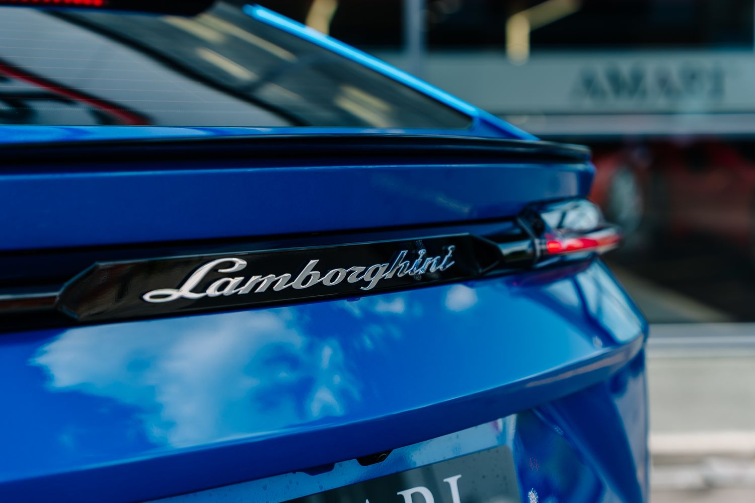 Lamborghini Urus V8