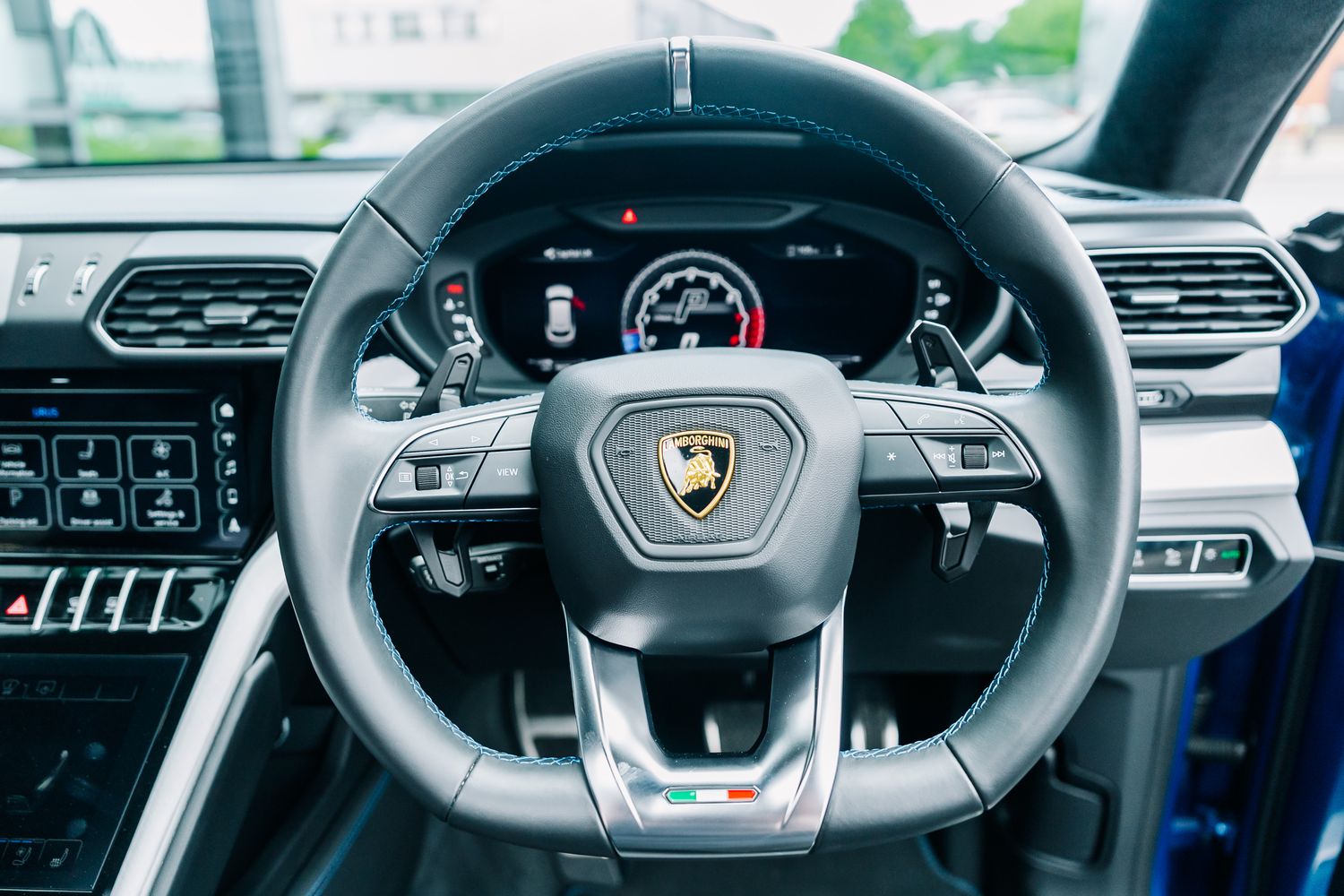 Lamborghini Urus V8