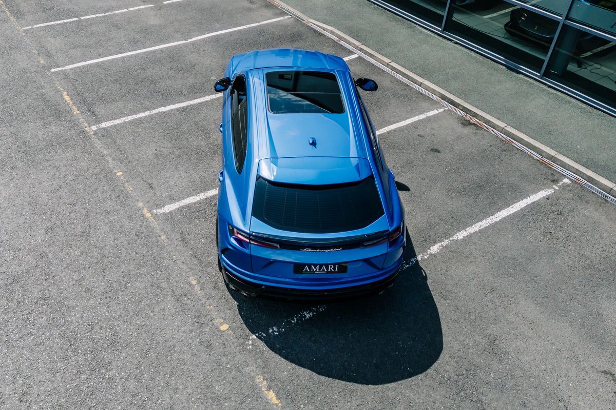 Lamborghini Urus V8