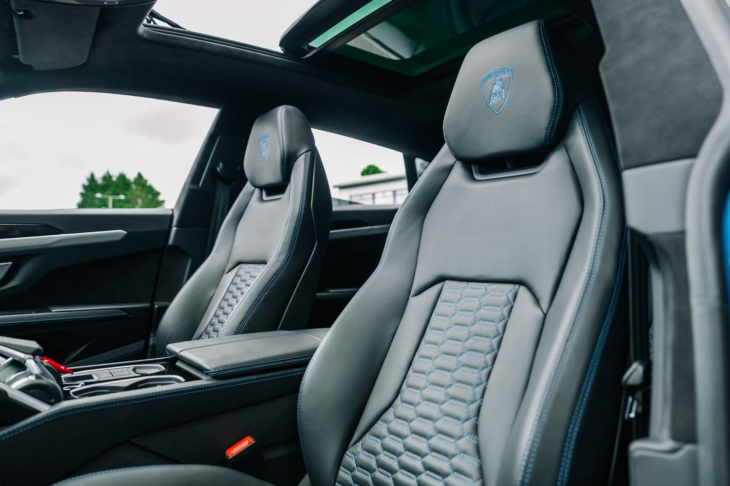 Lamborghini Urus V8