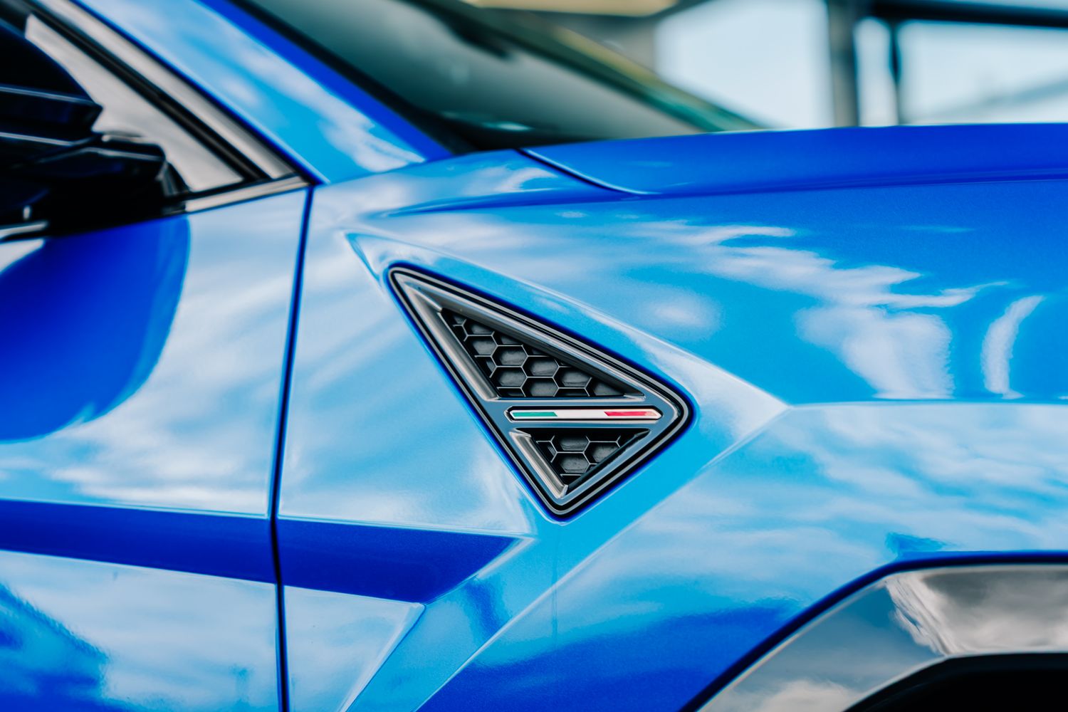 Lamborghini Urus V8