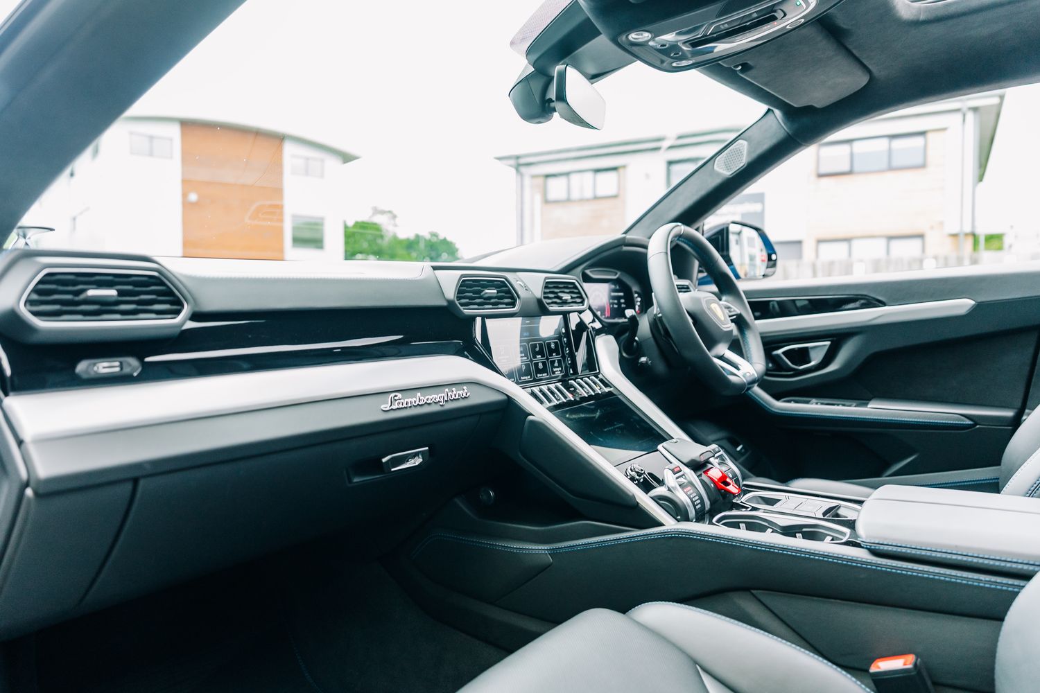 Lamborghini Urus V8