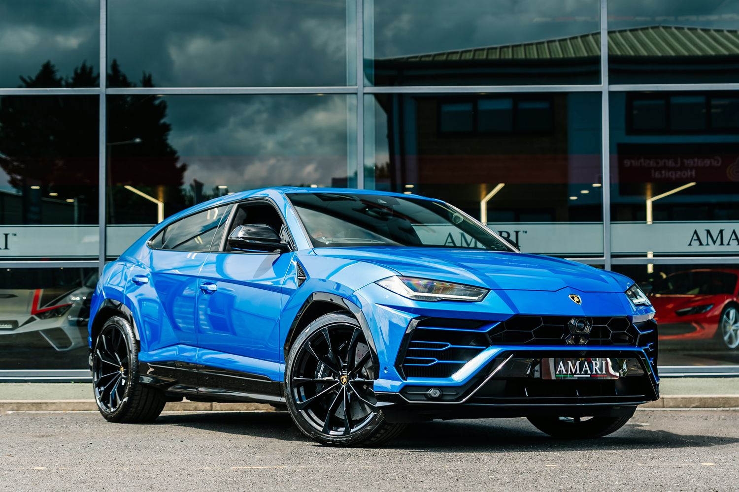 Lamborghini Urus V8