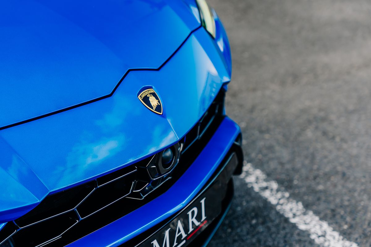 Lamborghini Urus V8