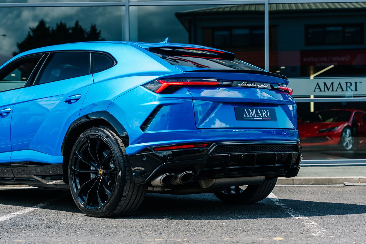 Lamborghini Urus V8