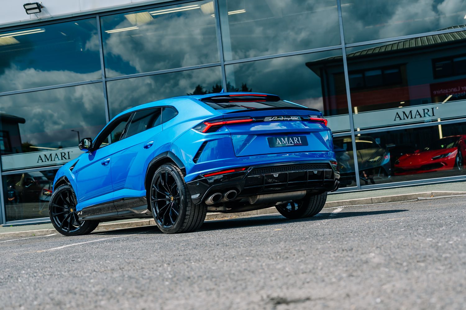 Lamborghini Urus V8