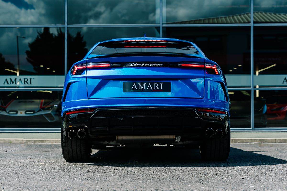 Lamborghini Urus V8
