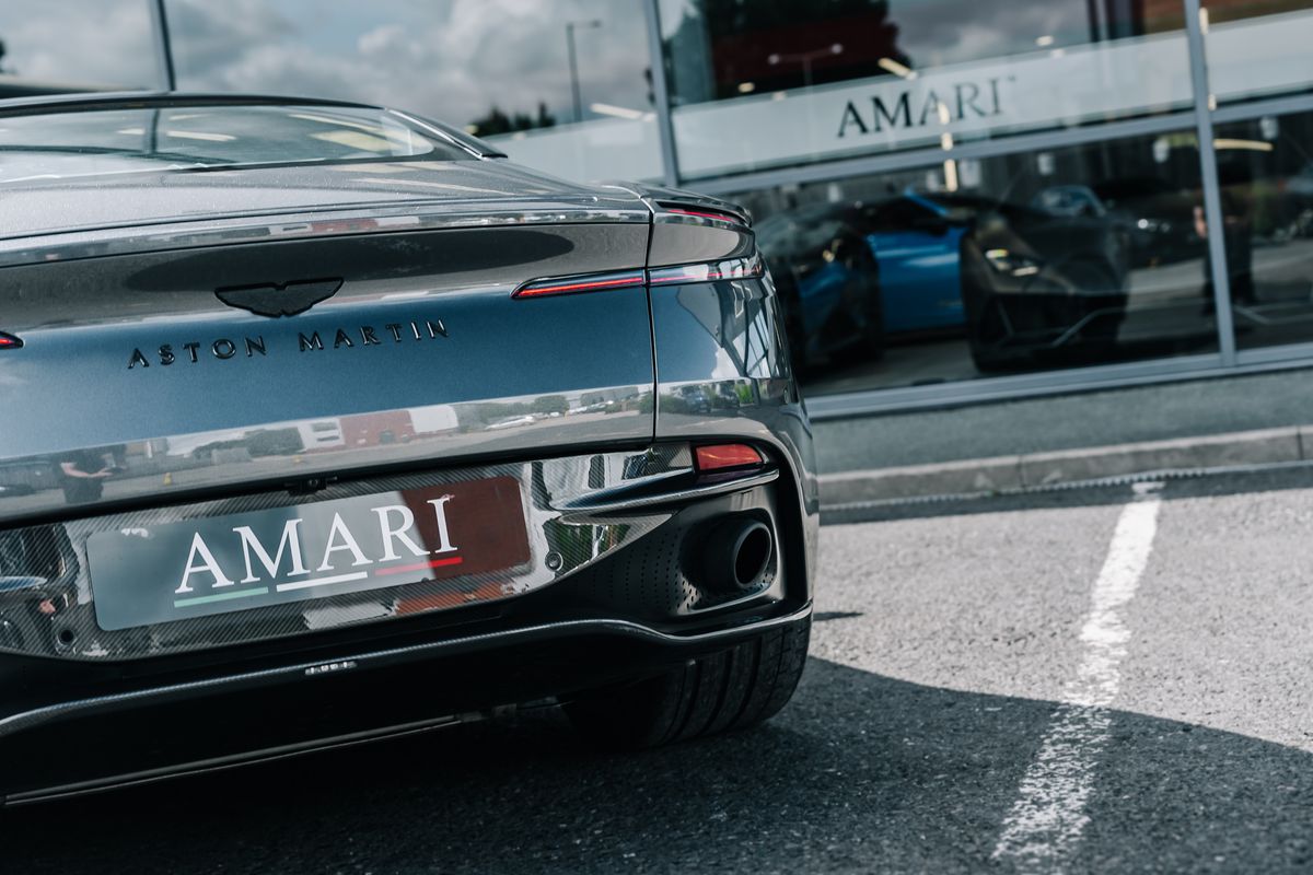 ASTON MARTIN DB11 V12