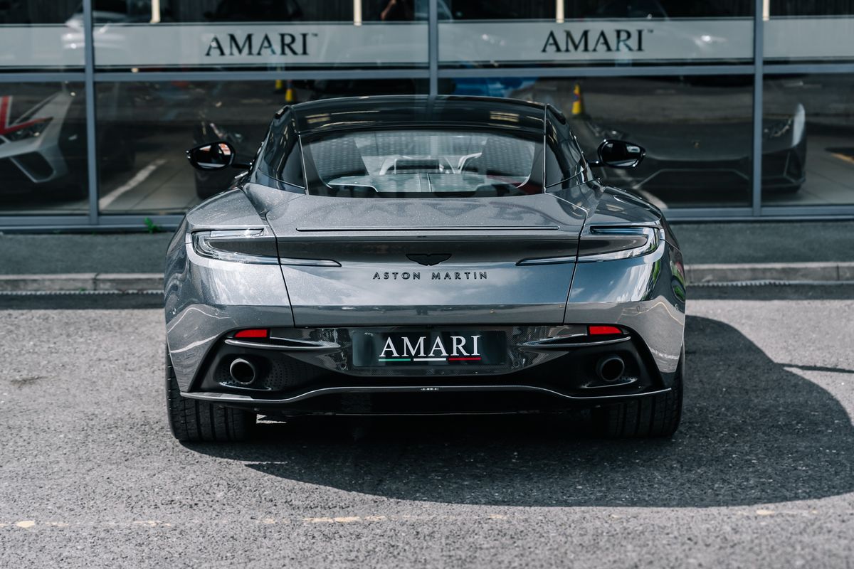 ASTON MARTIN DB11 V12