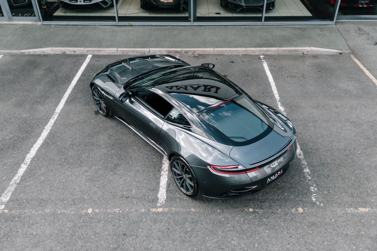 ASTON MARTIN DB11 V12