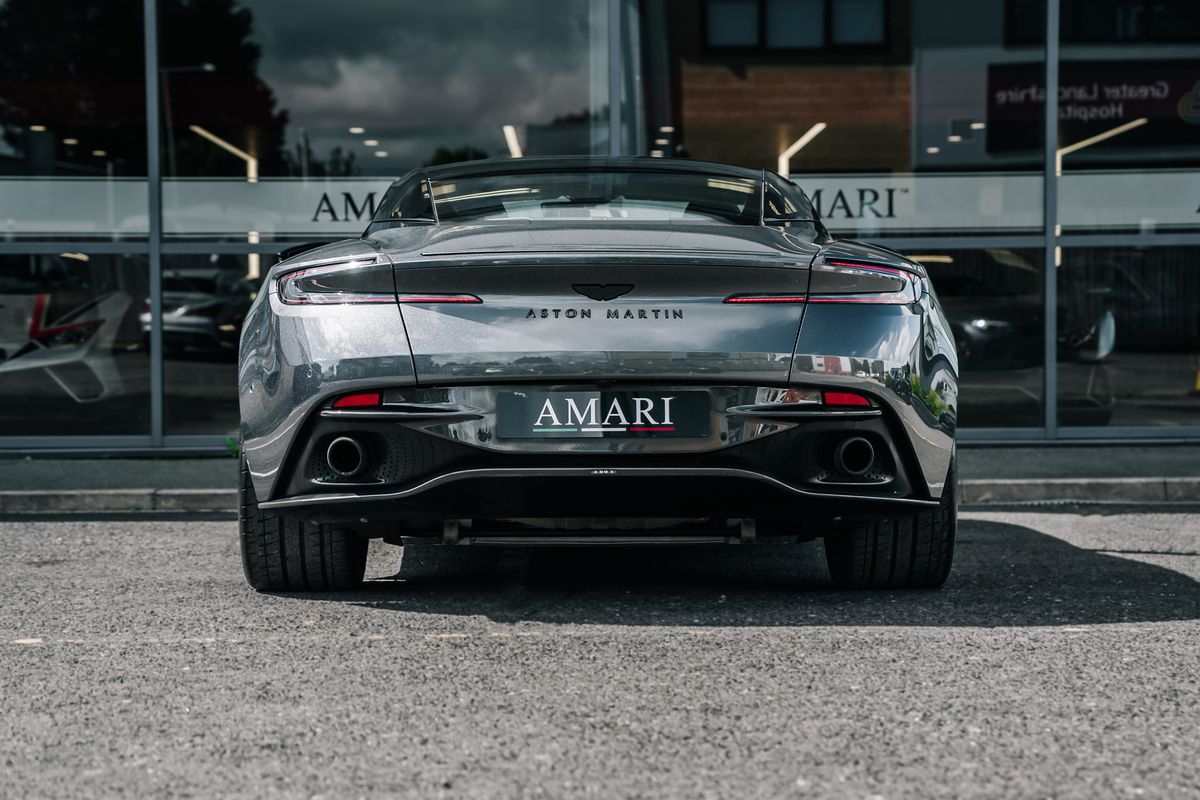 ASTON MARTIN DB11 V12