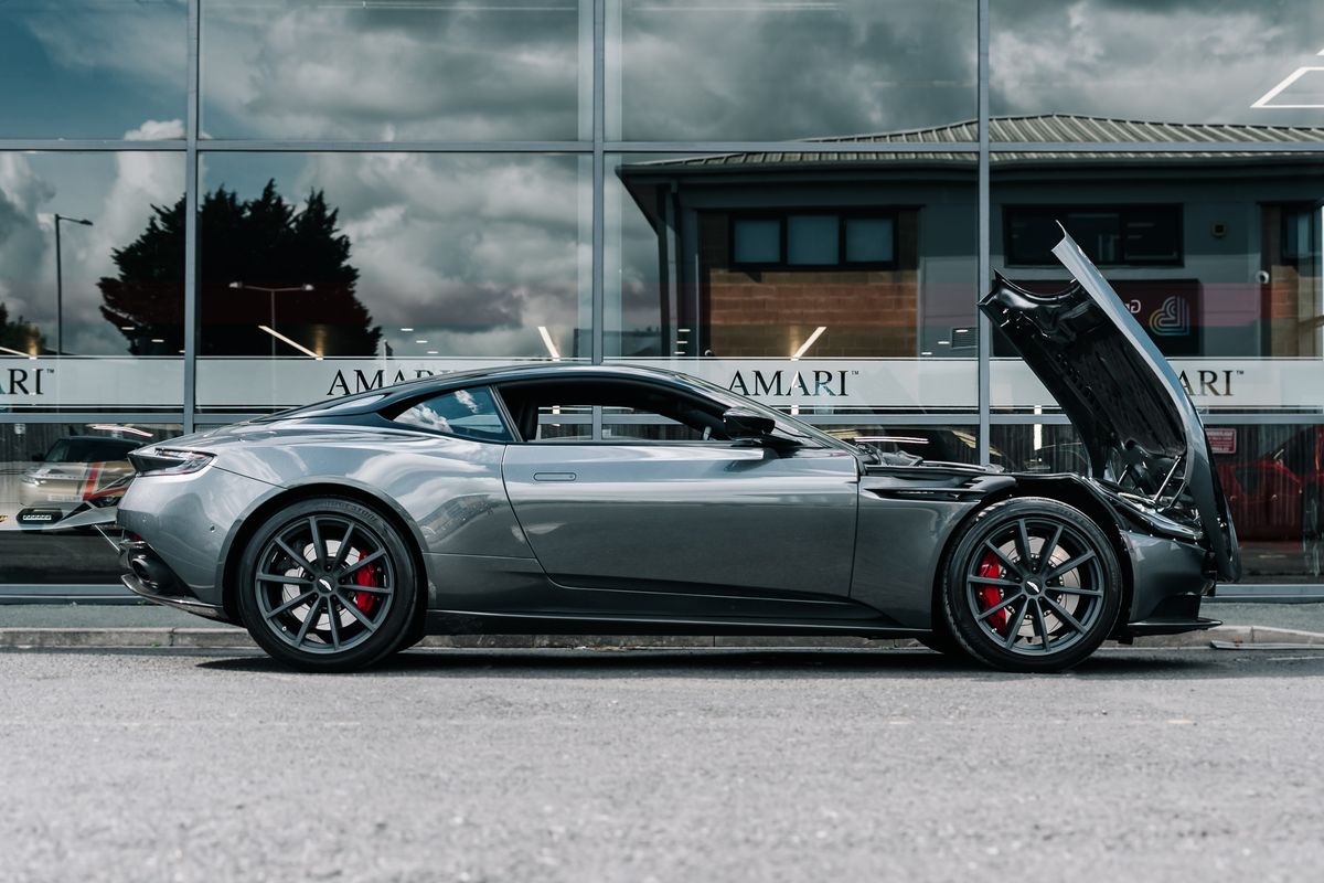 ASTON MARTIN DB11 V12
