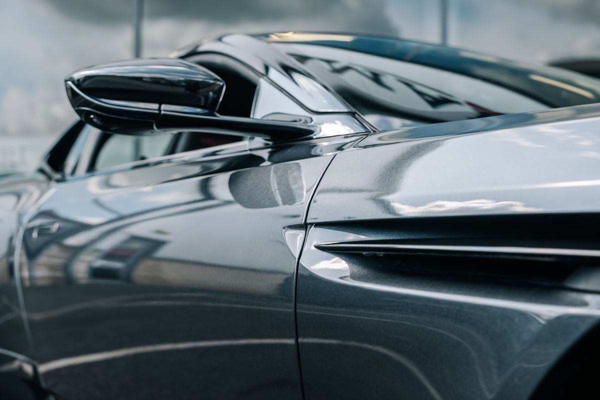 ASTON MARTIN DB11 V12