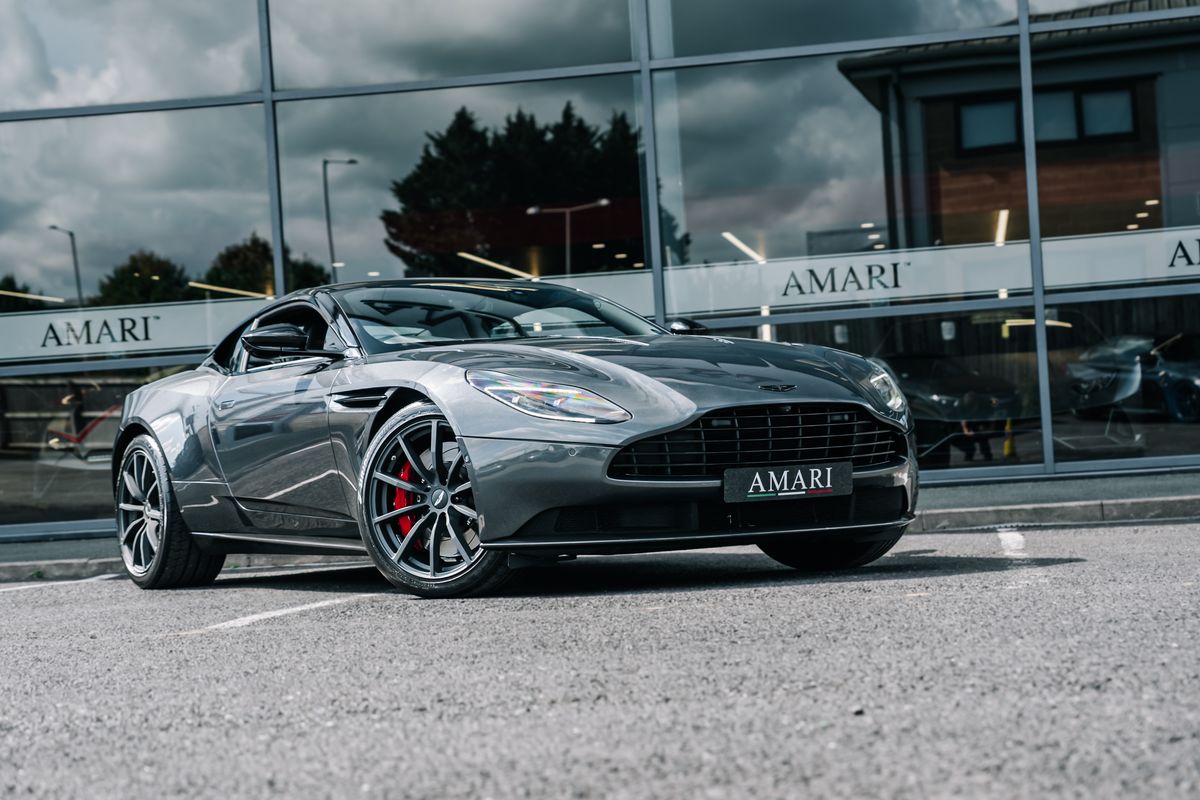 ASTON MARTIN DB11 V12
