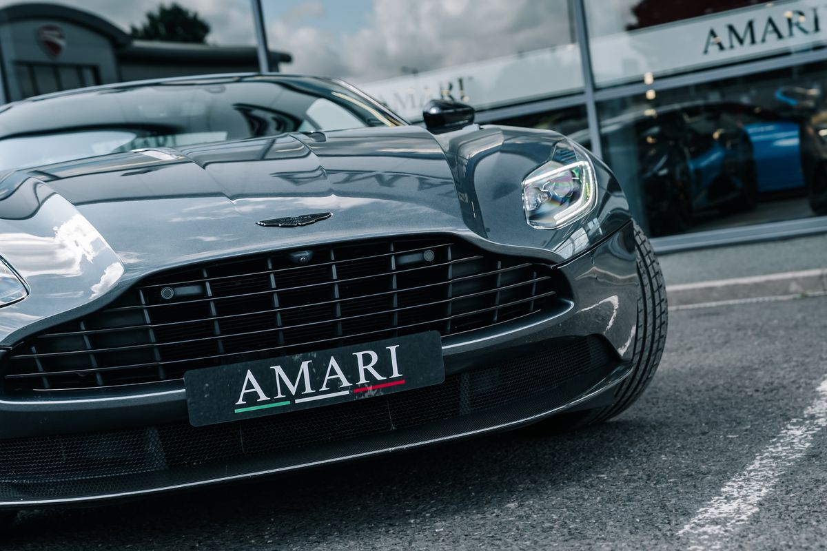 ASTON MARTIN DB11 V12