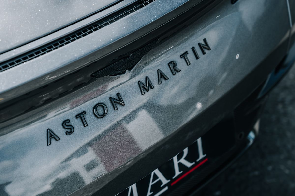 ASTON MARTIN DB11 V12