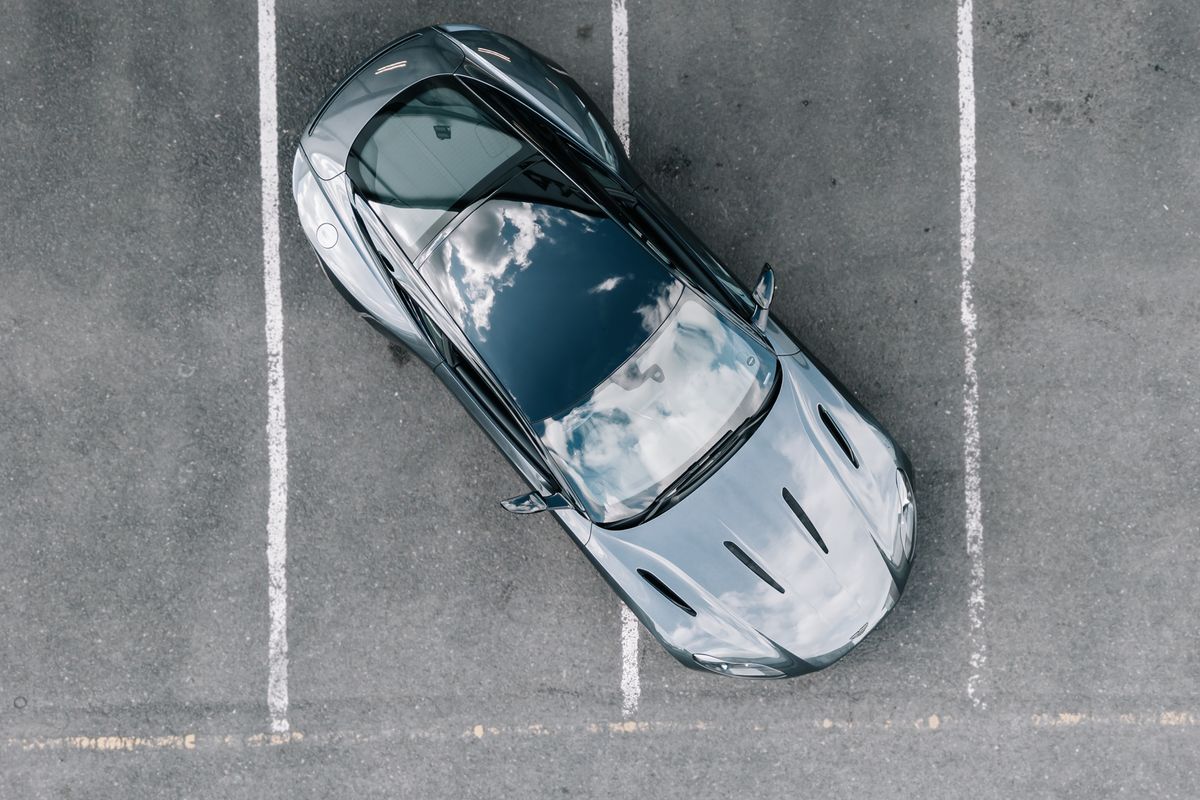 ASTON MARTIN DB11 V12
