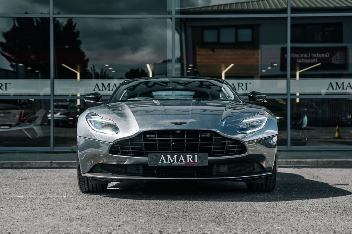 ASTON MARTIN DB11 V12