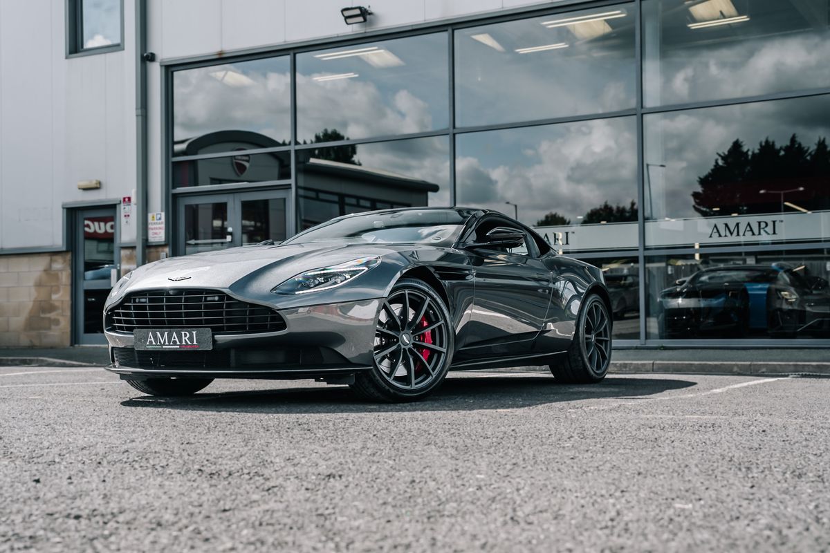 ASTON MARTIN DB11 V12