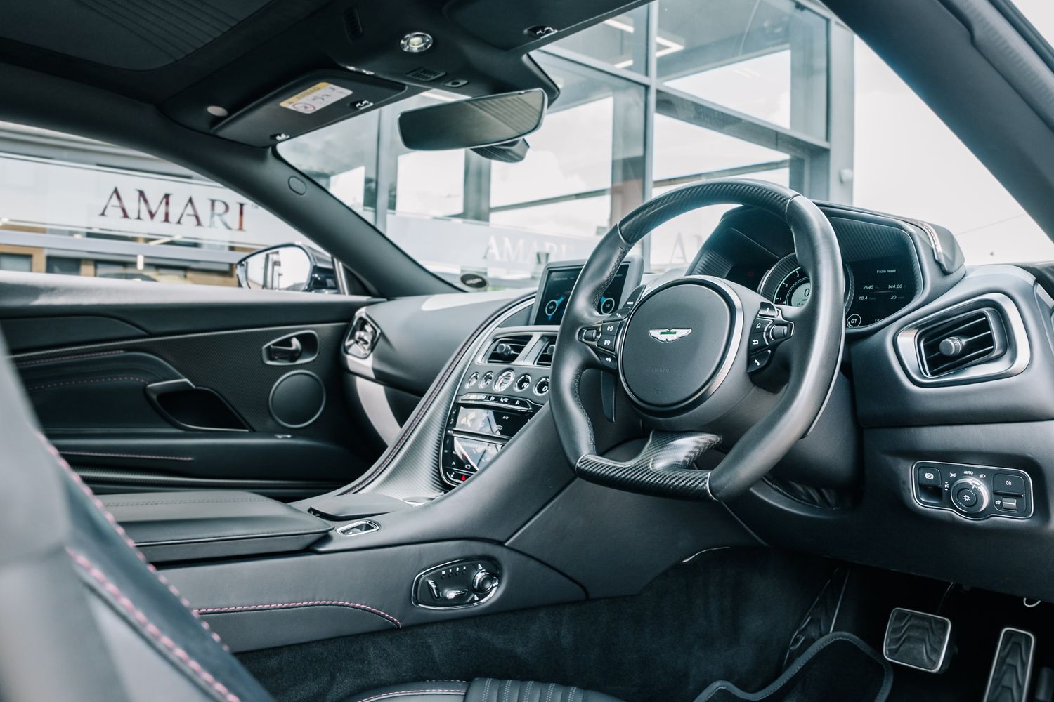 Aston Martin DB11 V12 V12