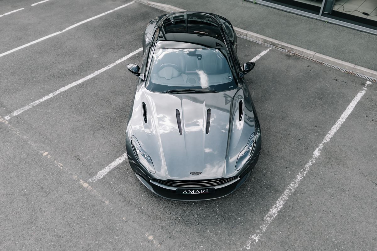 ASTON MARTIN DB11 V12