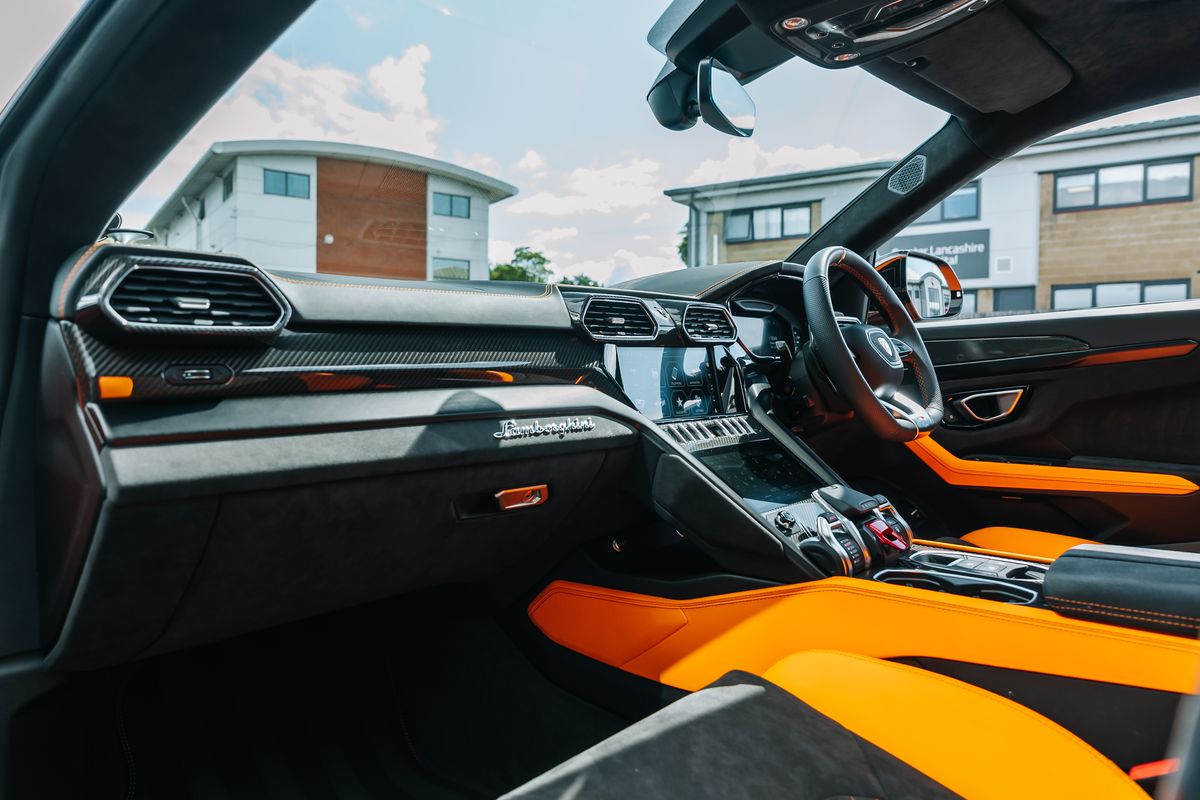 Lamborghini Urus Pearl Capsule