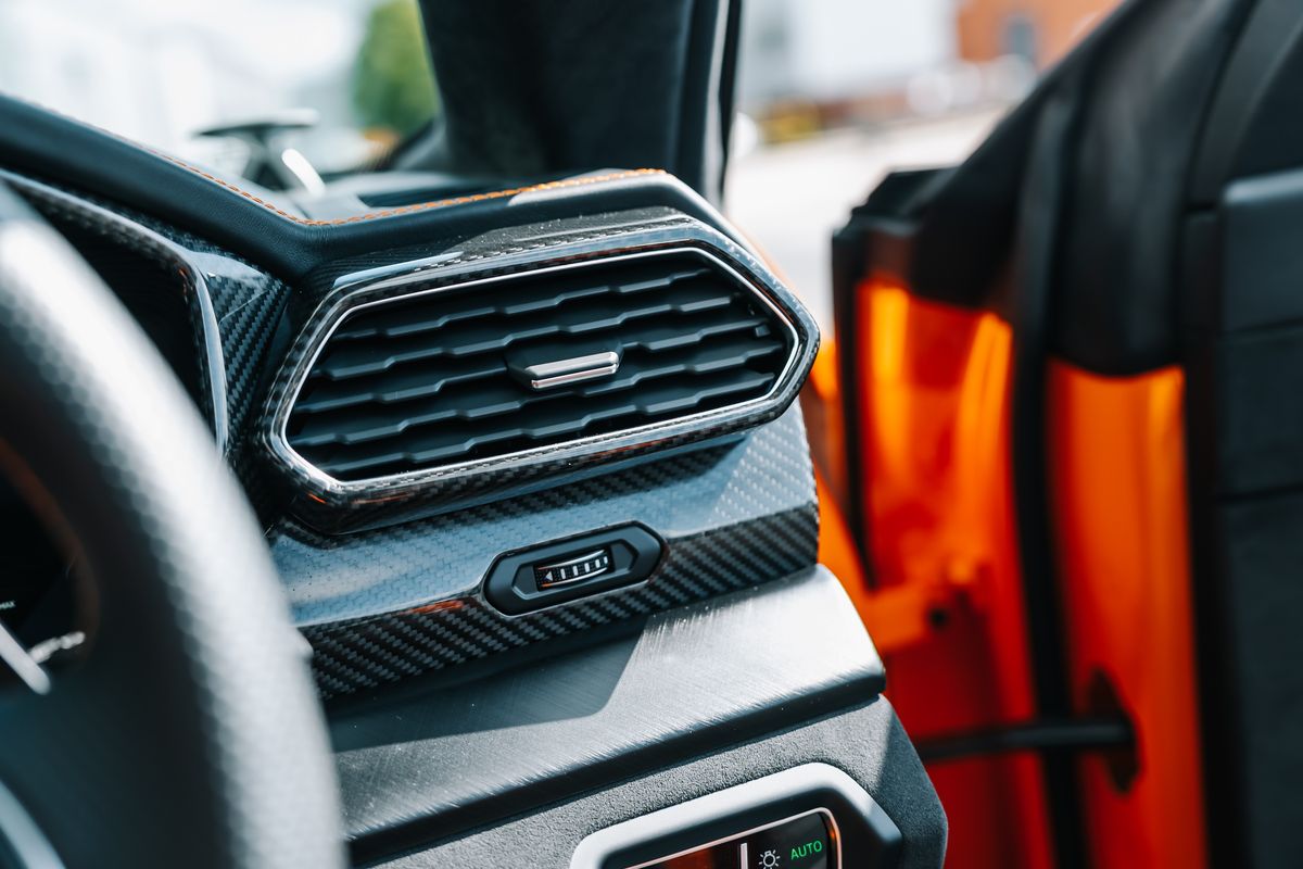 Lamborghini Urus Pearl Capsule