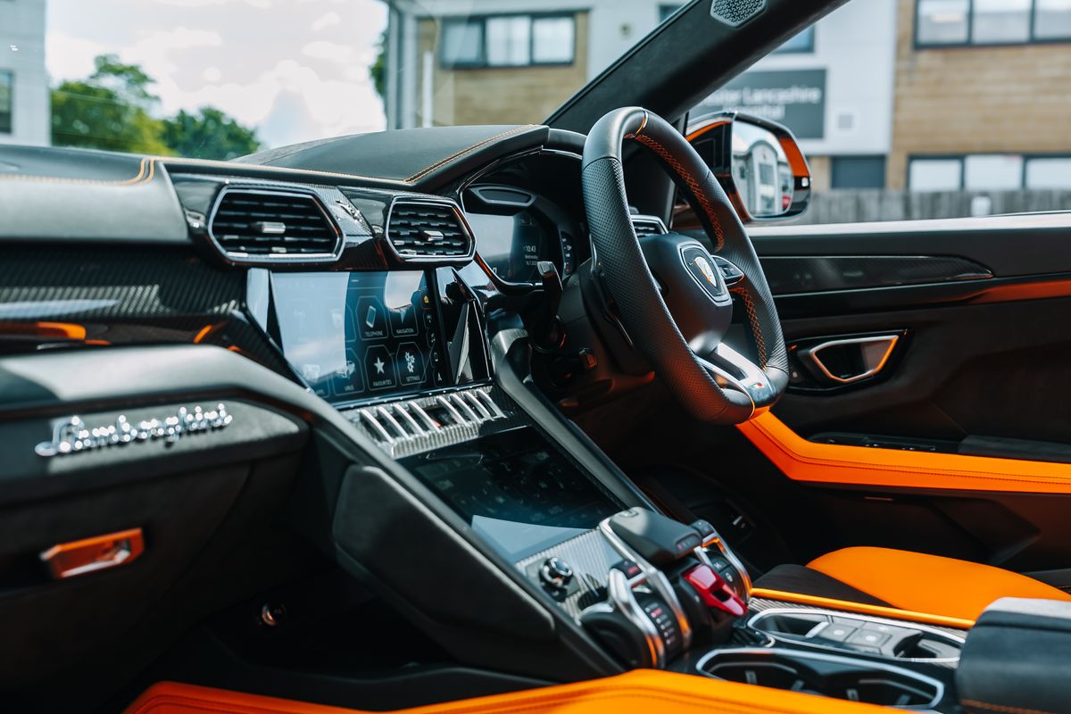 Lamborghini Urus Pearl Capsule
